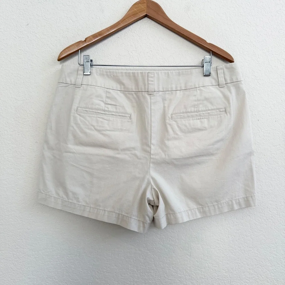 LOFT Outlet Womens Khaki Chino Shorts Beige 4 Inch Inseam Size 12‎ Mid Rise
